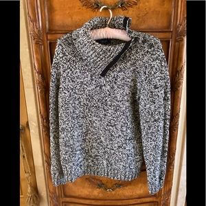 Ladies CHAPS sweater black and white Large